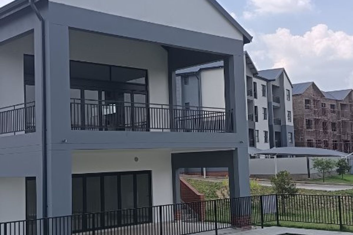 Spacious Newly Built 2-Bed, 2-Bath Apartment For Sale in North Riding - Photo 3