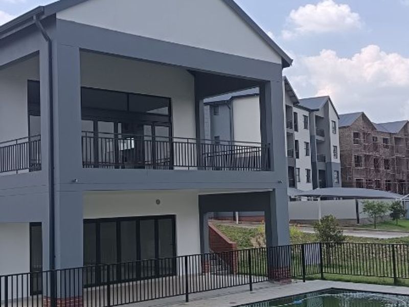 Spacious Newly Built 2-Bed, 2-Bath Apartment For Sale in North Riding - Photo 3