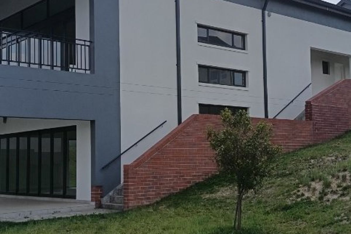 Spacious Newly Built 2-Bed, 2-Bath Apartment For Sale in North Riding - Photo 2