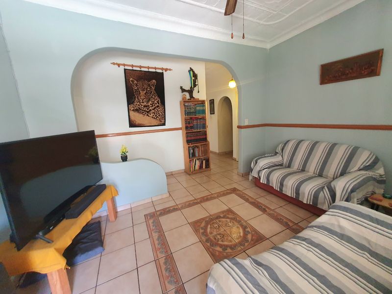 FAMILY HOUSE IN PRETORIA GARDENS - Photo 10