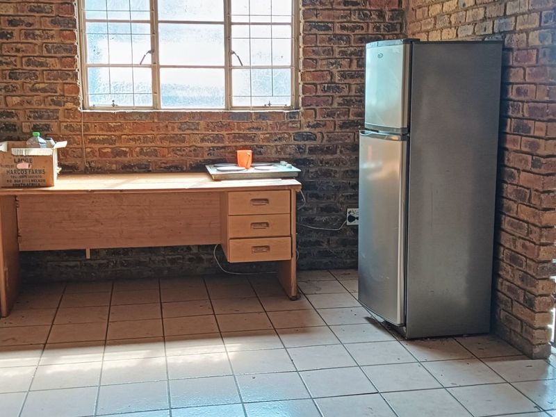 12 ha Farm, with two flatlets, main house, and workshop. - Photo 4