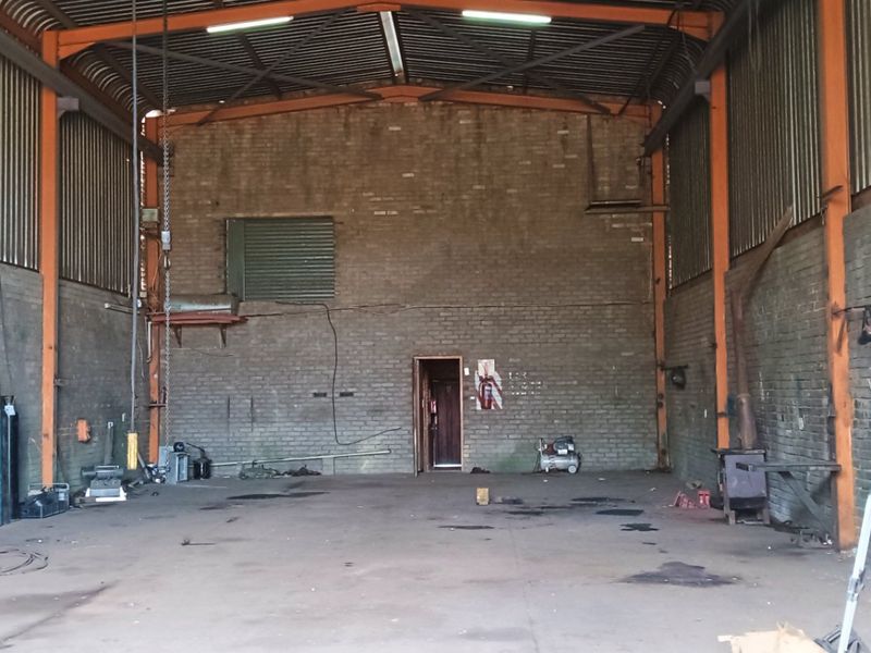 12 ha Farm, with two flatlets, main house, and workshop. - Photo 7