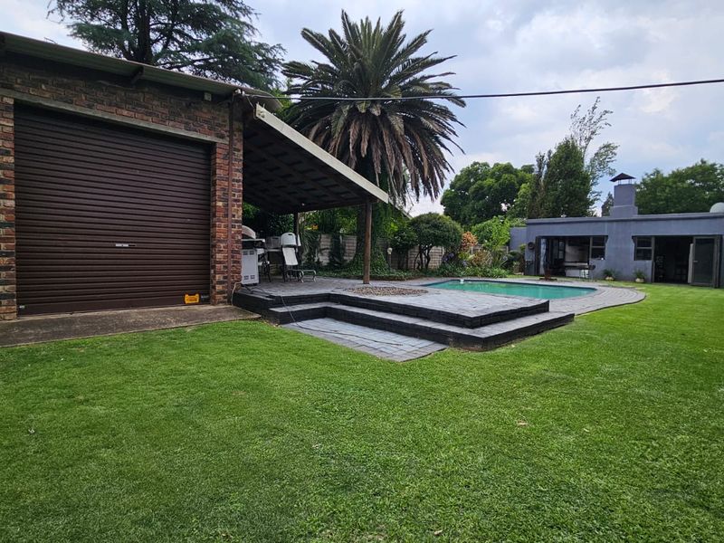 Contemporary Five Bedroom Home in Vanderbijlpark - Photo 7