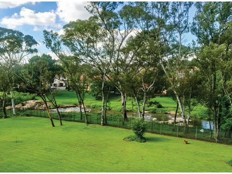 Quiet riverside living in Riverside - Photo 5