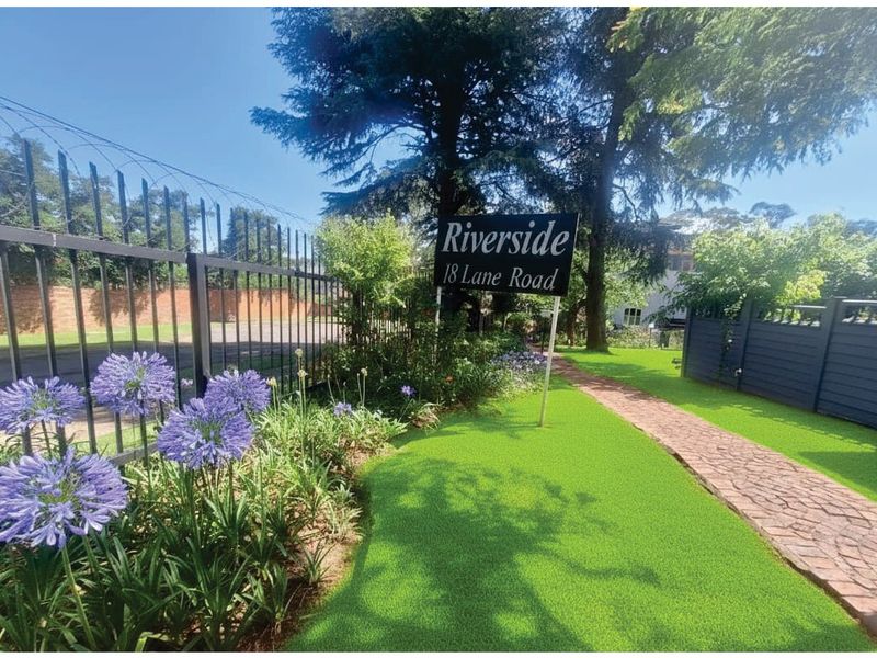 Quiet riverside living in Riverside - Photo 9