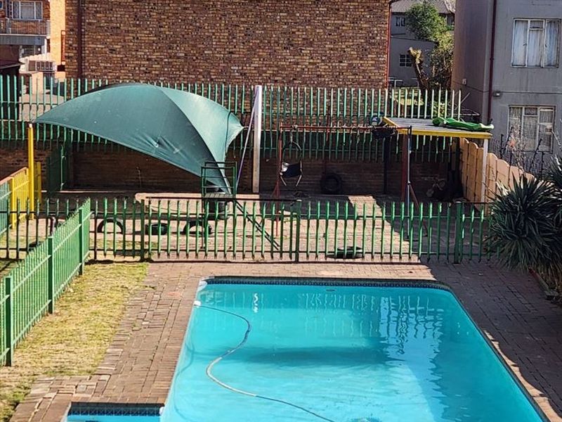 Cozy Home with Essential Comforts - Photo 3