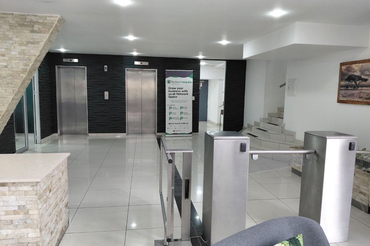 Premium Office Space to Lease - Photo 2