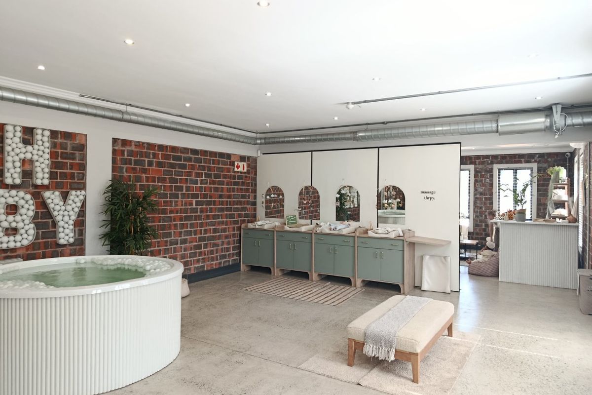 Ground Floor Office With Excellent Visibility – Ideal for Office or Retail Use - Photo 2