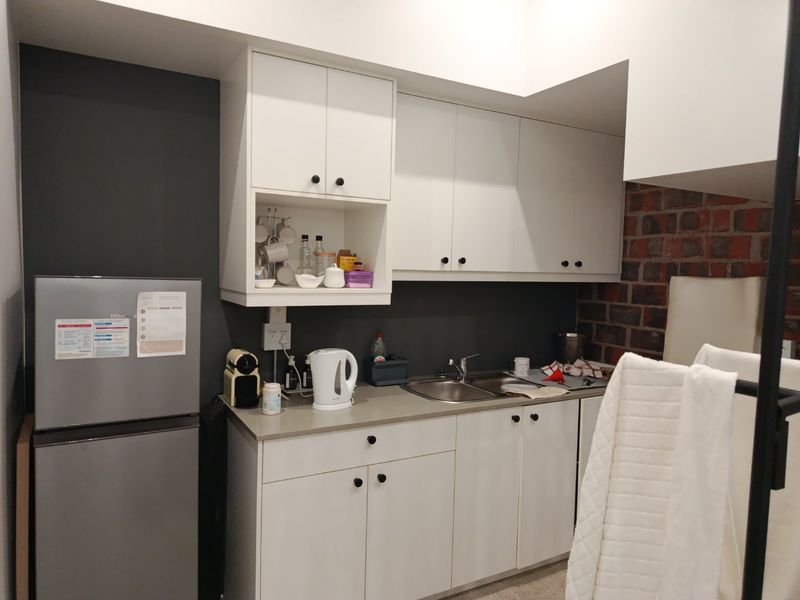 Ground Floor Office With Excellent Visibility – Ideal for Office or Retail Use - Photo 10