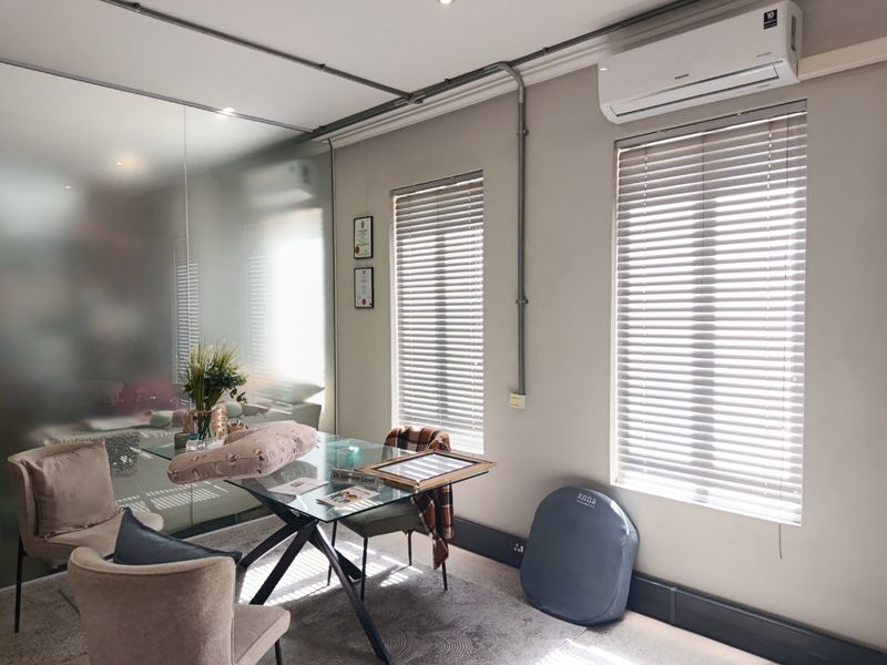 Ground Floor Office With Excellent Visibility – Ideal for Office or Retail Use - Photo 8