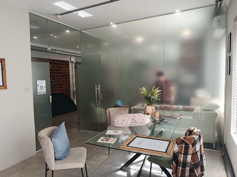 Ground Floor Office With Excellent Visibility – Ideal for Office or Retail Use - Photo 7