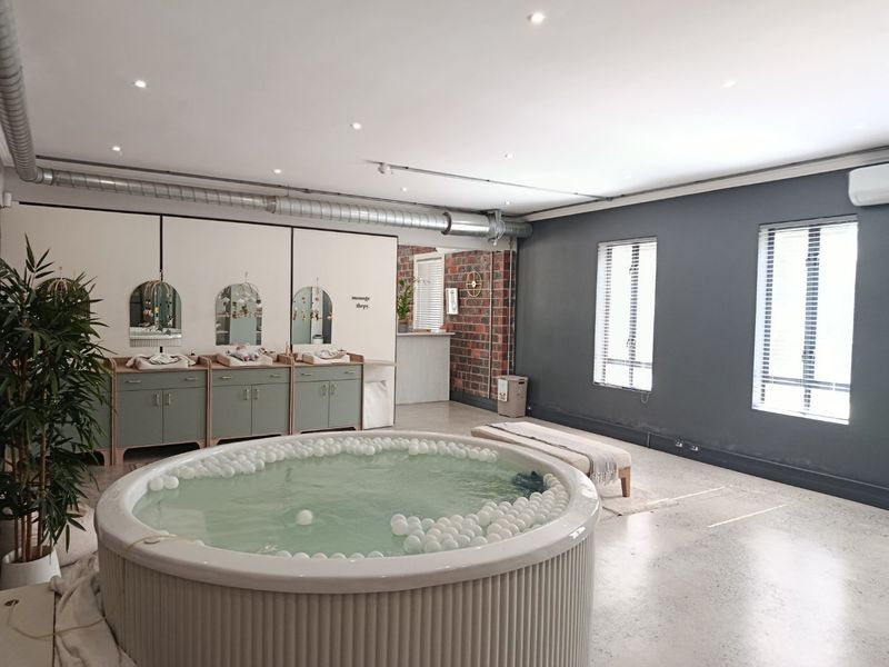 Ground Floor Office With Excellent Visibility – Ideal for Office or Retail Use - Photo 4