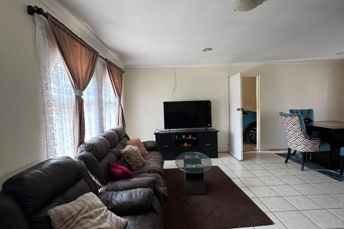 Spacious 3 Bedroom House To Rent In Tuscany Glen, Blue Downs - Photo 2