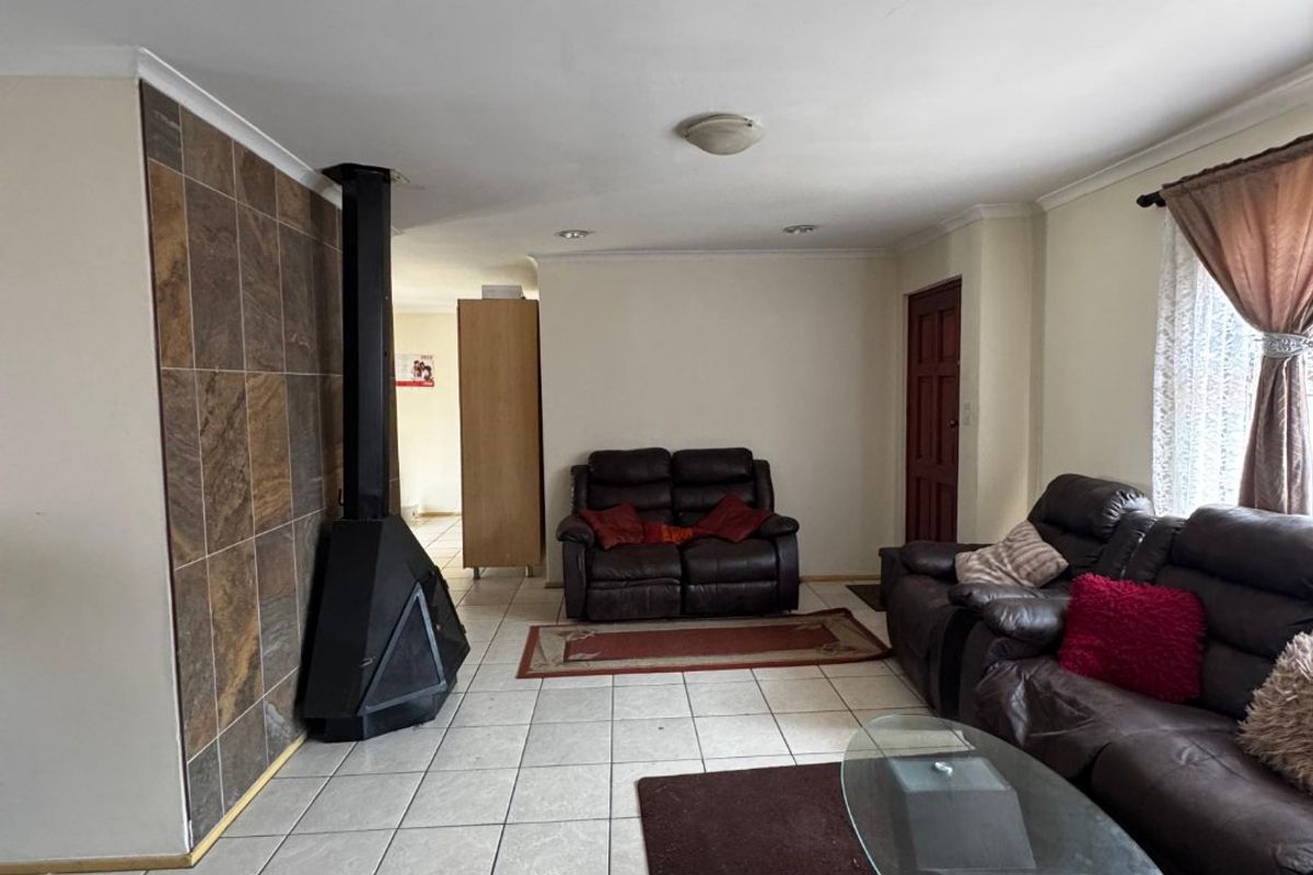 Spacious 3 Bedroom House To Rent In Tuscany Glen, Blue Downs - Photo 5