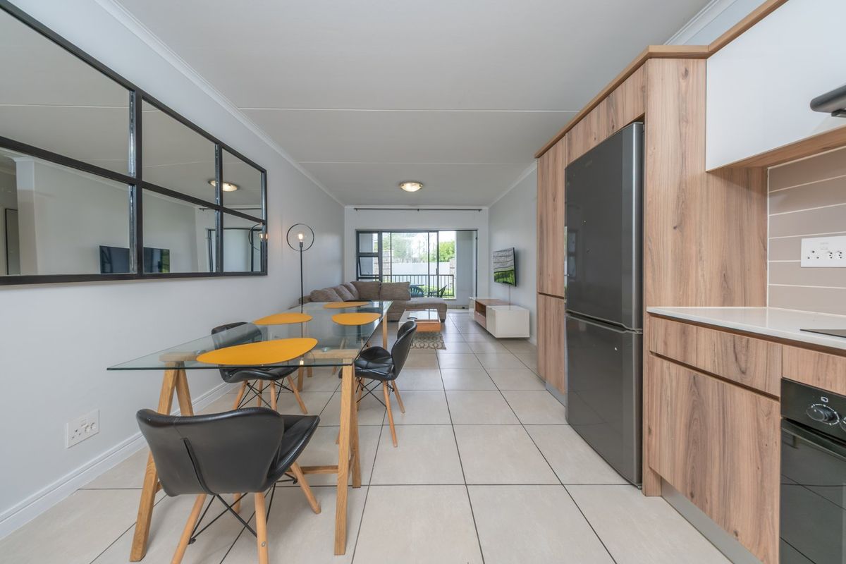 Modern two bedroom apartment in The Reid ideal for first time buyers and investors - Photo 3