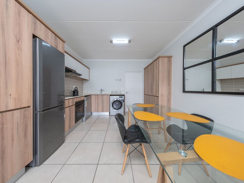 Modern two bedroom apartment in The Reid ideal for first time buyers and investors - Photo 7