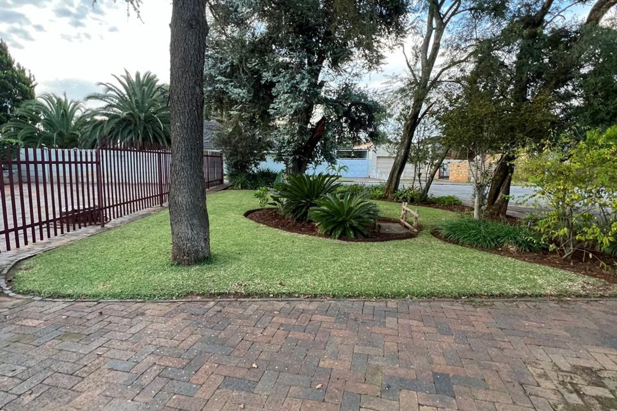 7 Bedroom House for sale in Stilfontein - Photo 3