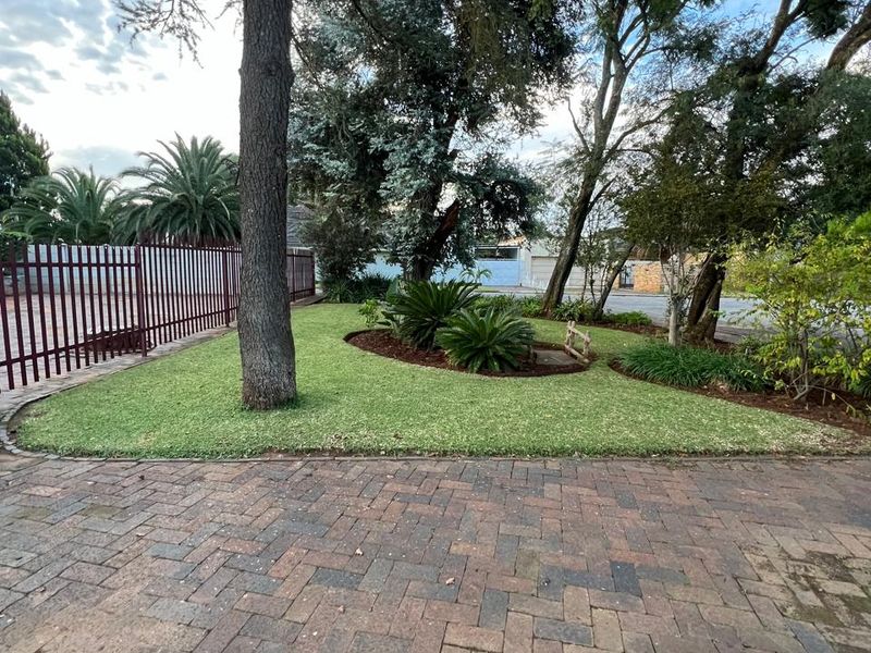 7 Bedroom House for sale in Stilfontein - Photo 3