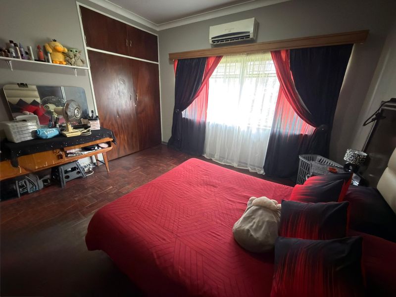 3-Bedroom Home with Spacious 2-Bedroom Flatlet for sale in Songloed - Photo 9