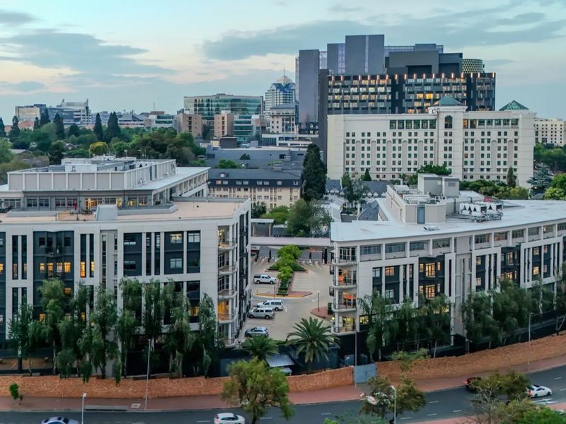 Sandown Mews Office. - Photo 2