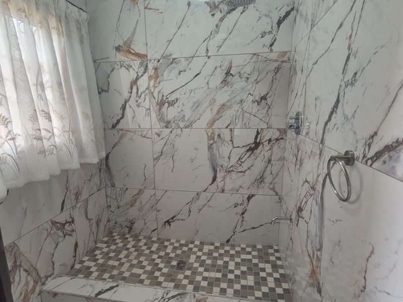 3 Bedroom House for sale in Woodhurst Chatsworth - Photo 10