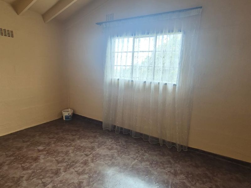 3 Bedroom House for sale in Woodhurst Chatsworth - Photo 6