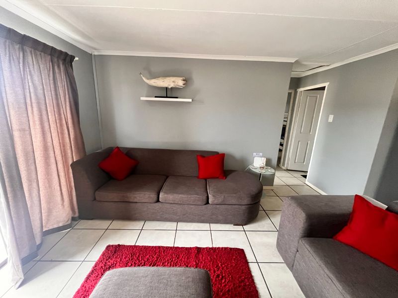 Long-Term Rental  2 bedroom Fully Furnished Apartment | Ferreira Town, Jeffreys Bay - Photo 9