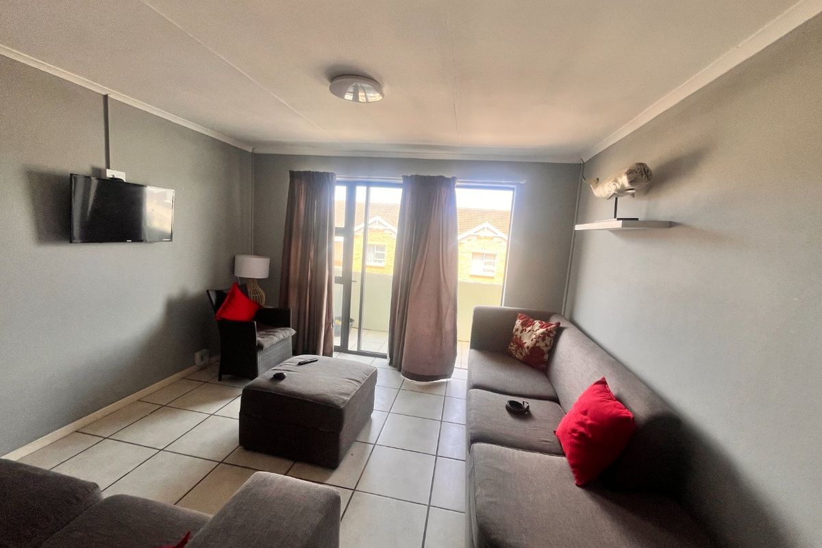 Long-Term Rental  2 bedroom Fully Furnished Apartment | Ferreira Town, Jeffreys Bay - Photo 3