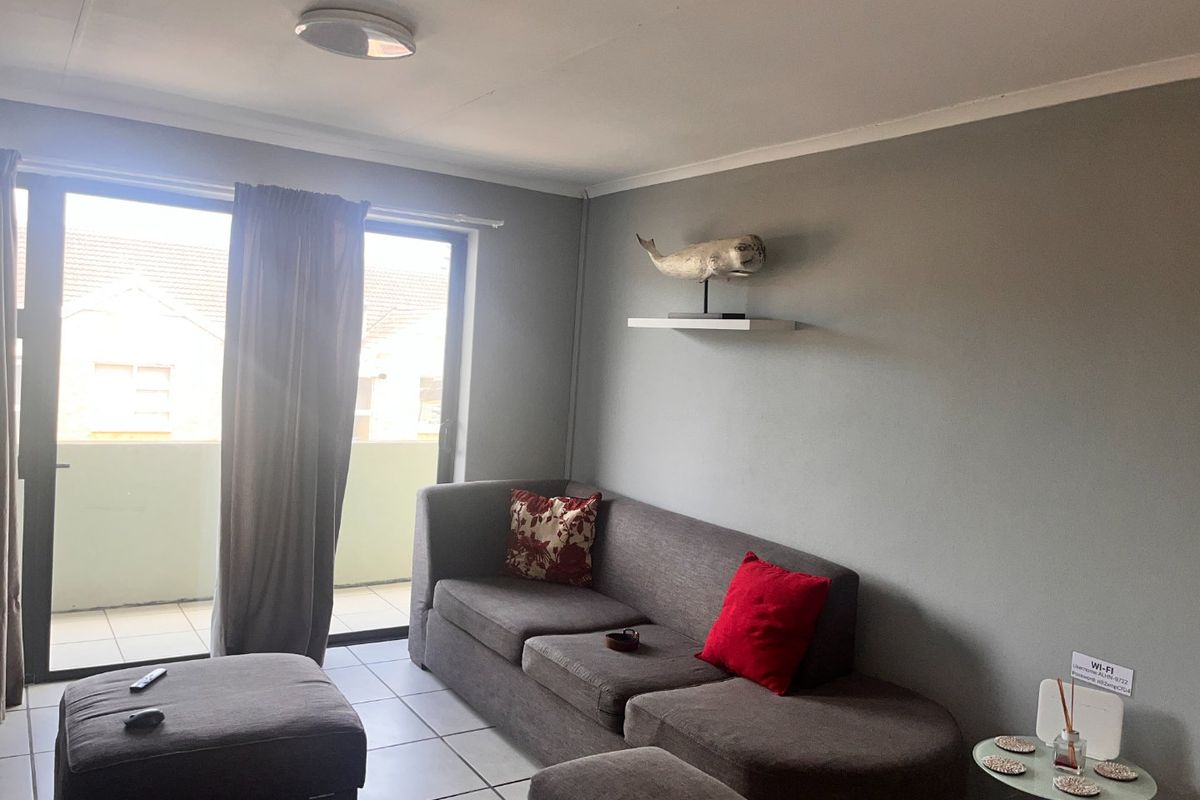 Long-Term Rental  2 bedroom Fully Furnished Apartment | Ferreira Town, Jeffreys Bay - Photo 2