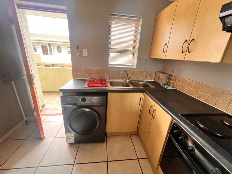 Long-Term Rental  2 bedroom Fully Furnished Apartment | Ferreira Town, Jeffreys Bay - Photo 5