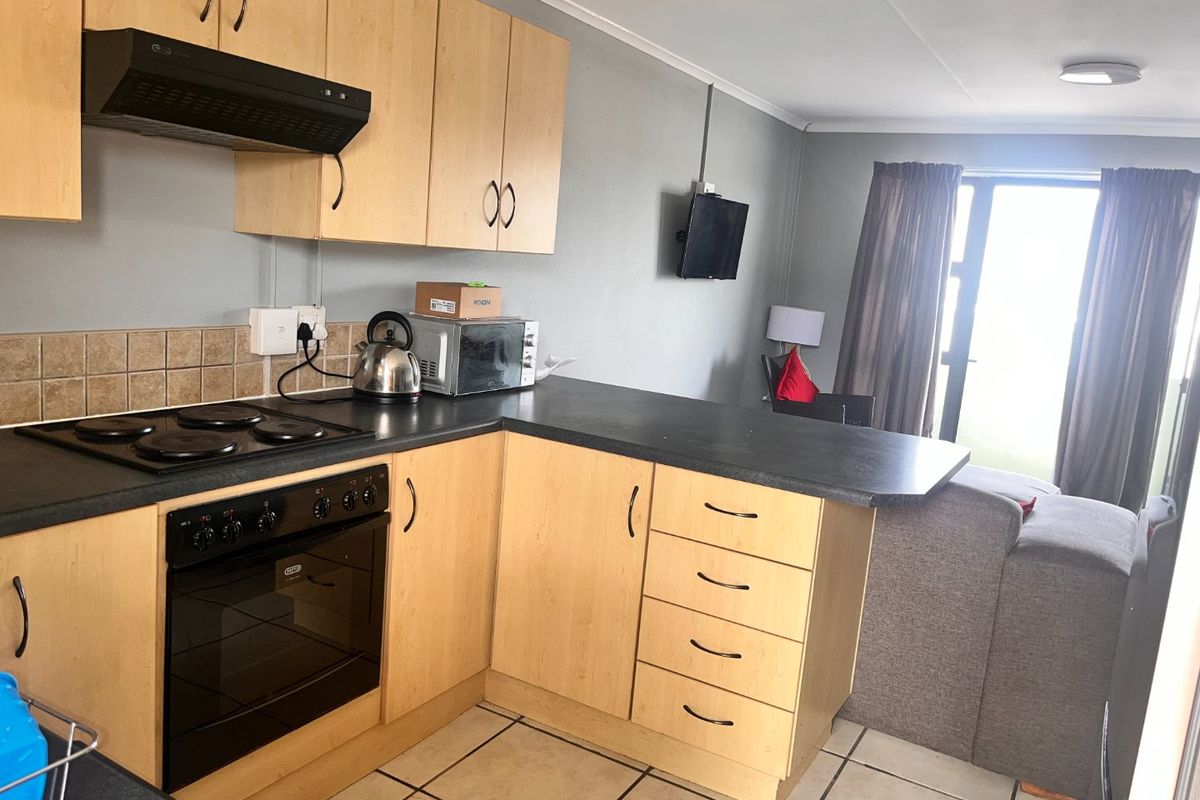 Long-Term Rental  2 bedroom Fully Furnished Apartment  - Photo 3