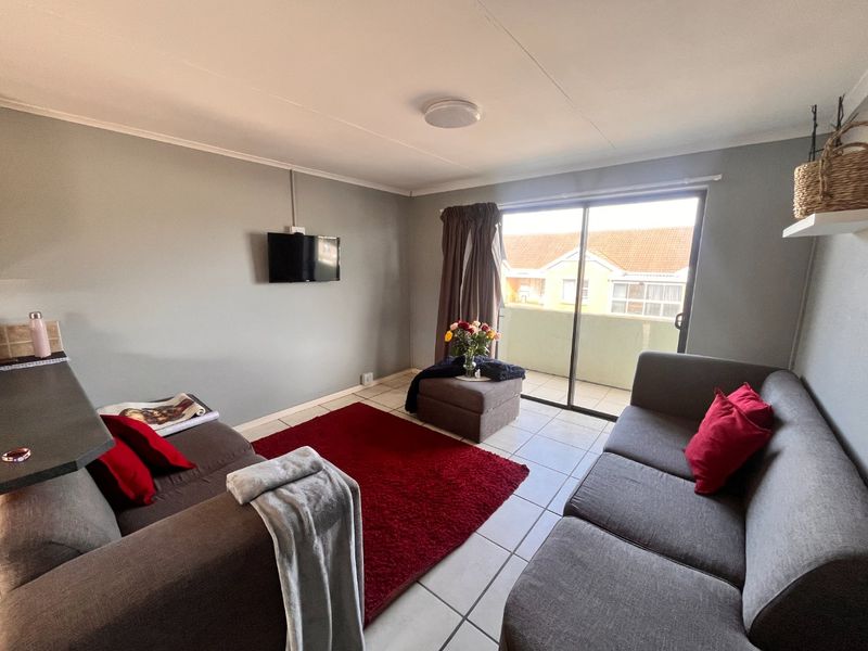 Sunny 2-Bed Apartment in Jeffreys Bay Unfinished  - Photo 6
