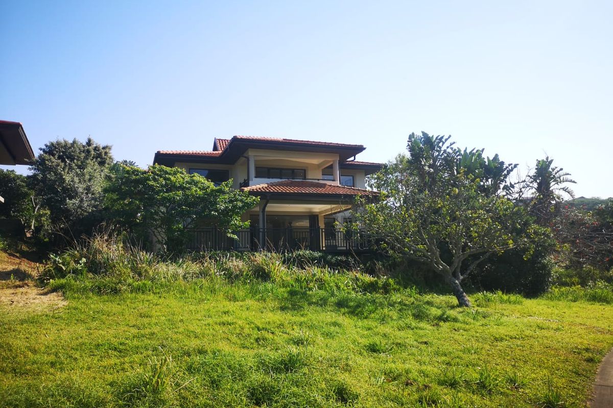Beautifully appointed with exquisite views over the fairway - Photo 2