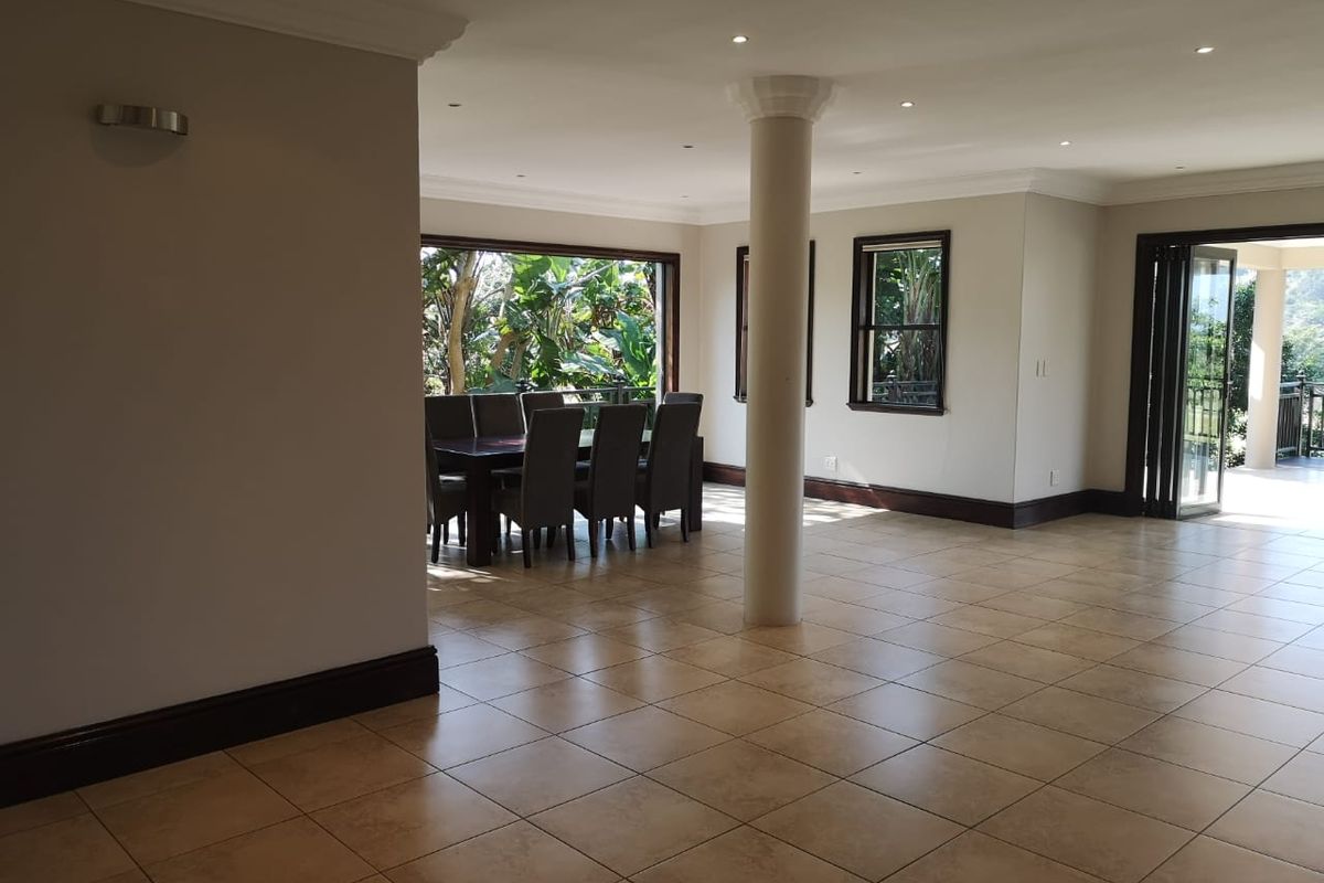 Beautifully appointed with exquisite views over the fairway - Photo 5
