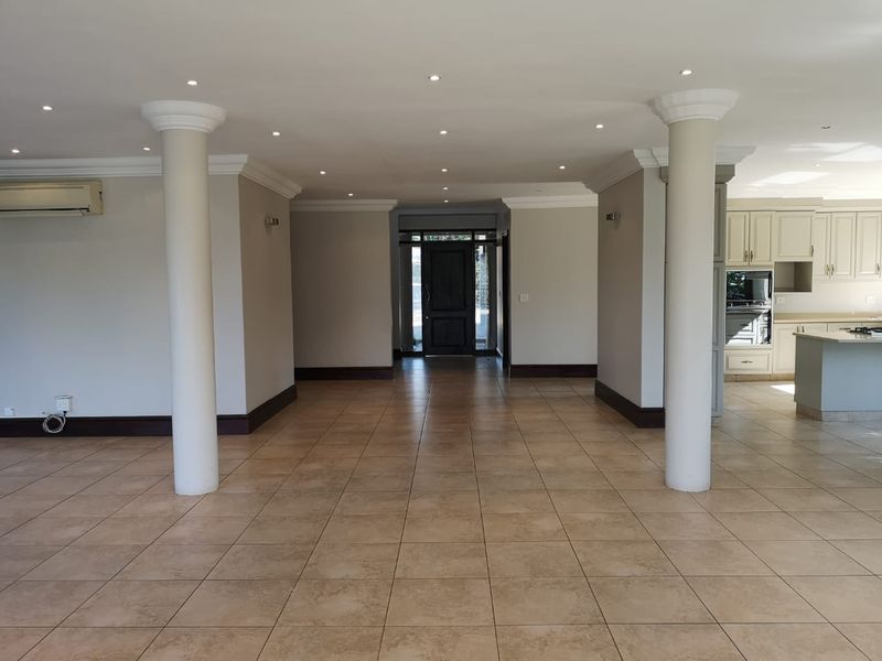 Beautifully appointed with exquisite views over the fairway - Photo 3