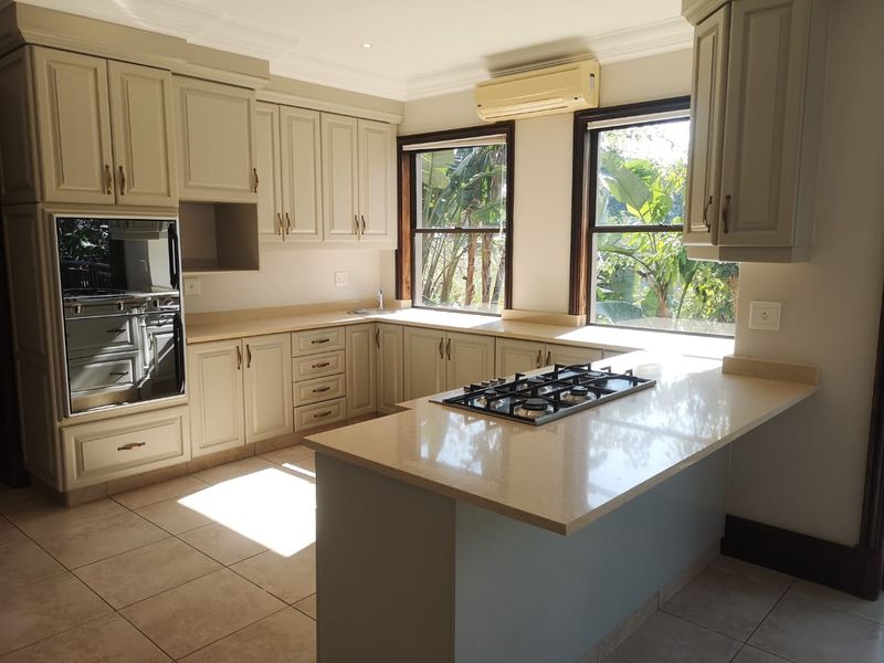 Beautifully appointed with exquisite views over the fairway - Photo 8