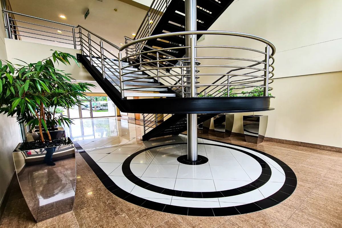 Premium Office Space – Illovo (Oxford Road Corner Exposure) - Photo 2