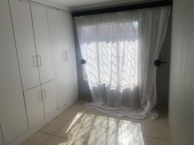 A Lovely 3 Bedroom Cluster For Rent in Ormonde.  - Photo 10