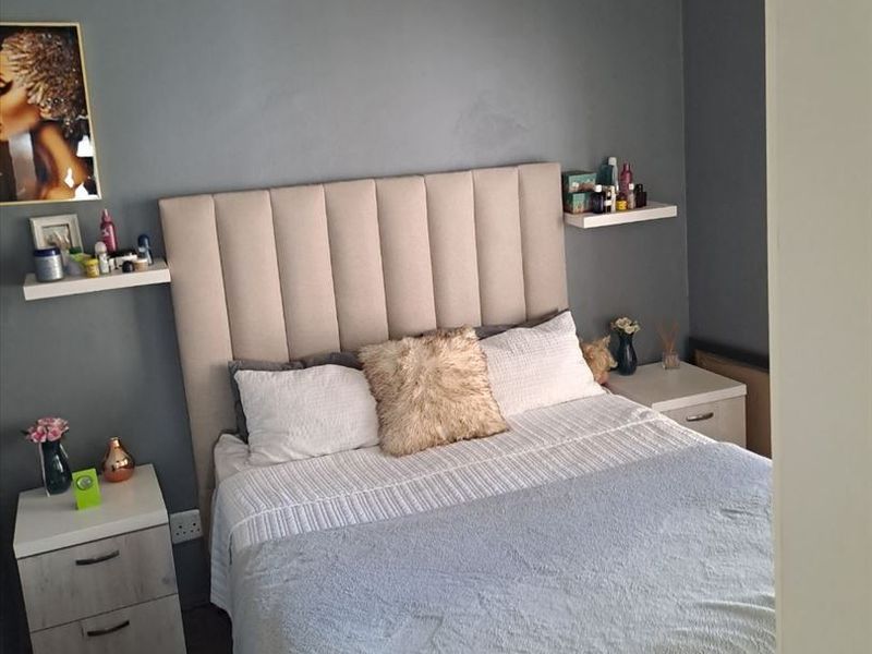 Neat and Cozy Home Perfect for Comfortable Living - Photo 2