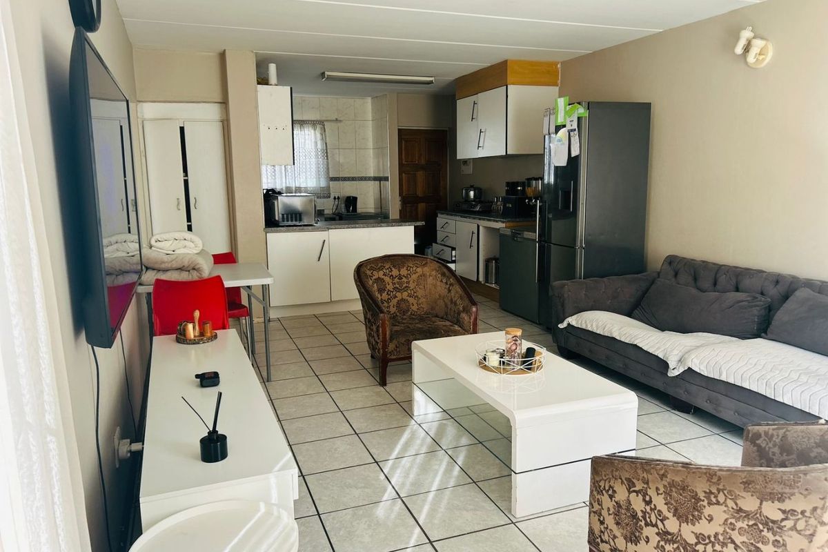 2 bedroom and 1 bathroom apartment in Boksburg, for sale Call  us Now!! - Photo 5