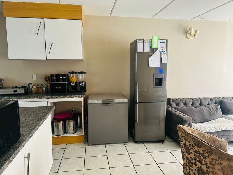 2 bedroom and 1 bathroom apartment in Boksburg, for sale Call  us Now!! - Photo 4