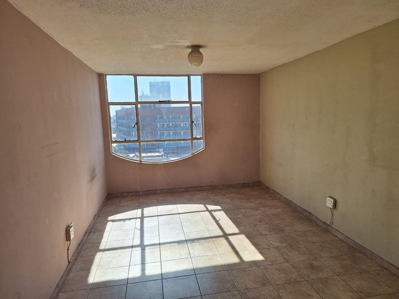 Bachelor apartment in kempton park for sale Call  us Now!! - Photo 4