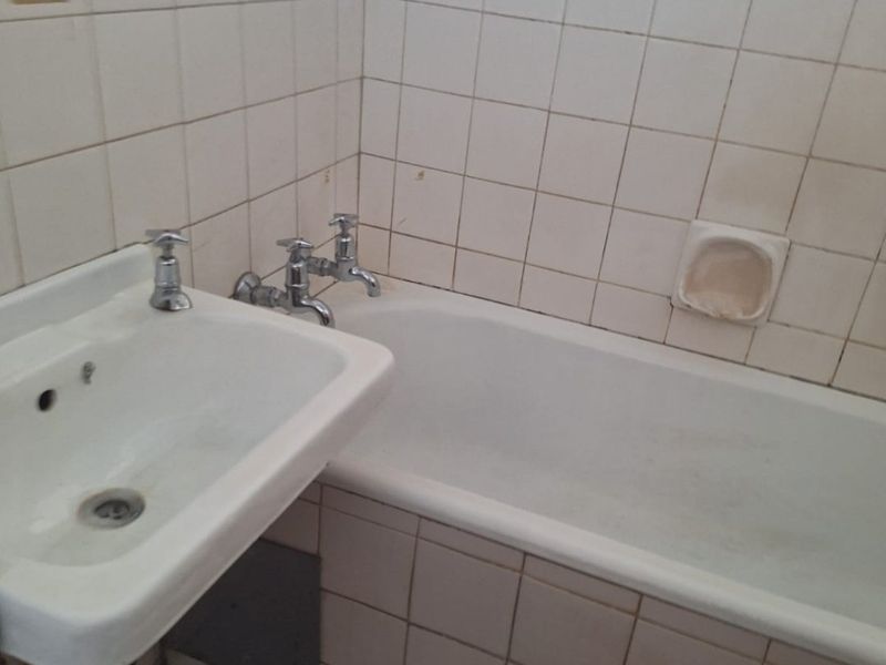 Bachelor apartment in kempton park for sale Call  us Now!! - Photo 7