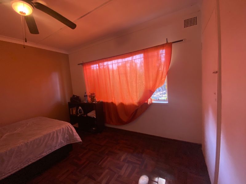 4 BEDROOM ON THE BLVD  - Photo 9