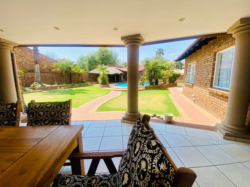 Gorgeous 4-Bedroom Home in Secure Estate. situated in Sunward Park, Boksburg - Photo 10