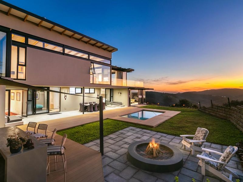 Timeless Design with Breathtaking Views - Photo 1