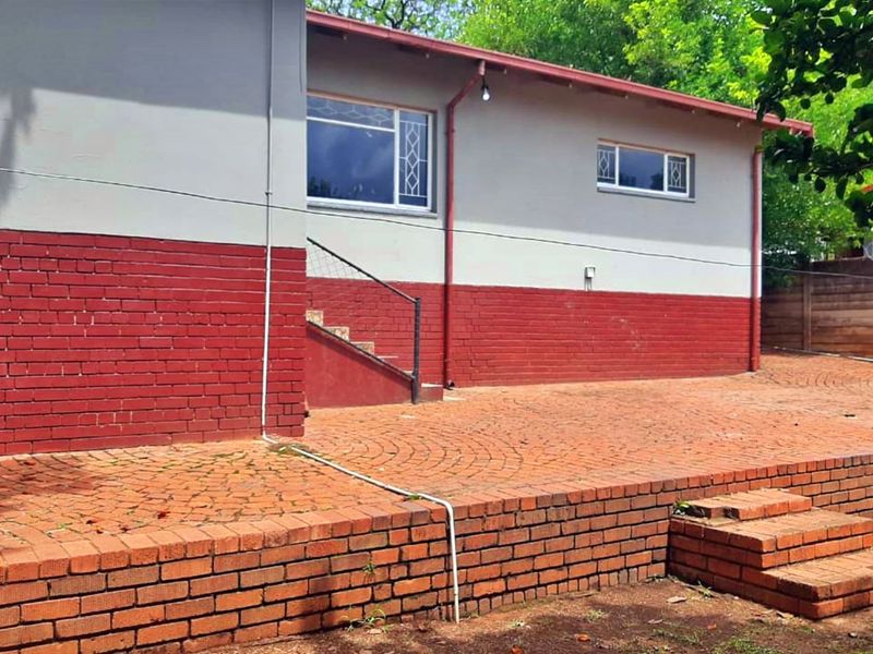 9 bedroom 3 bathroom with flatlet for sale - Photo 4