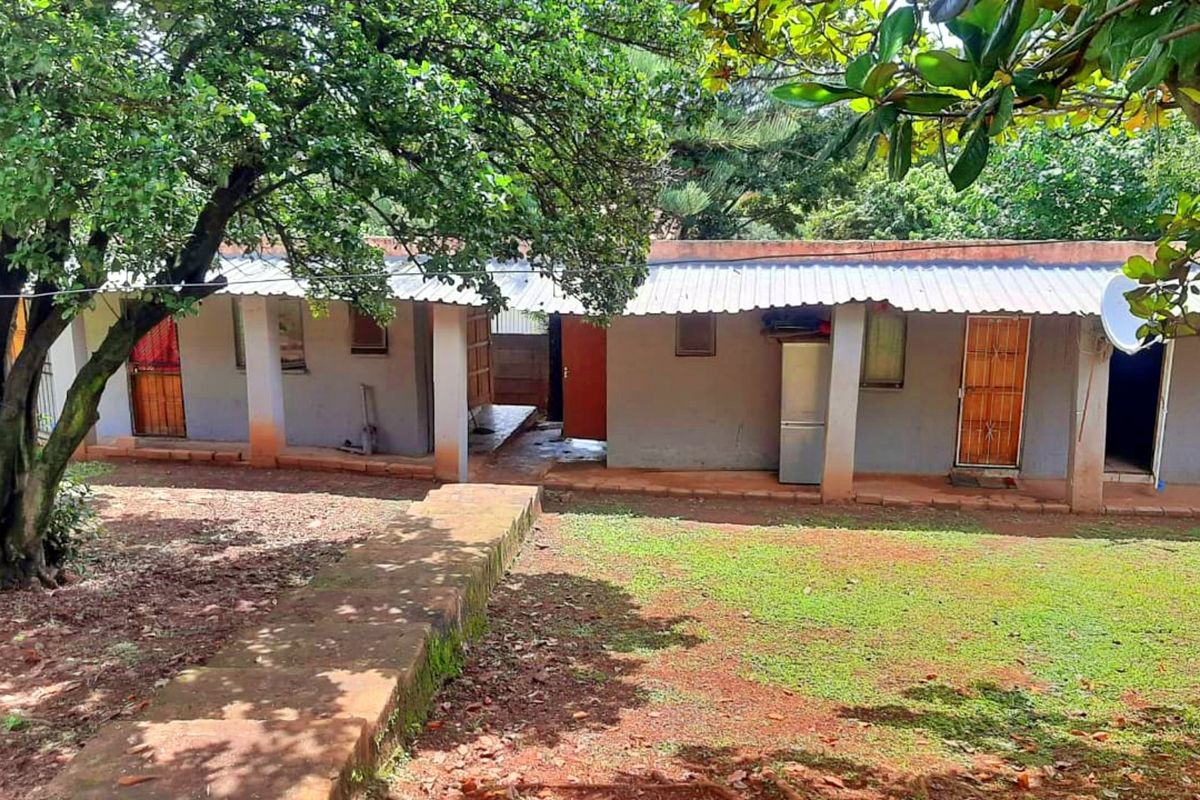 9 bedroom 3 bathroom with flatlet for sale - Photo 3