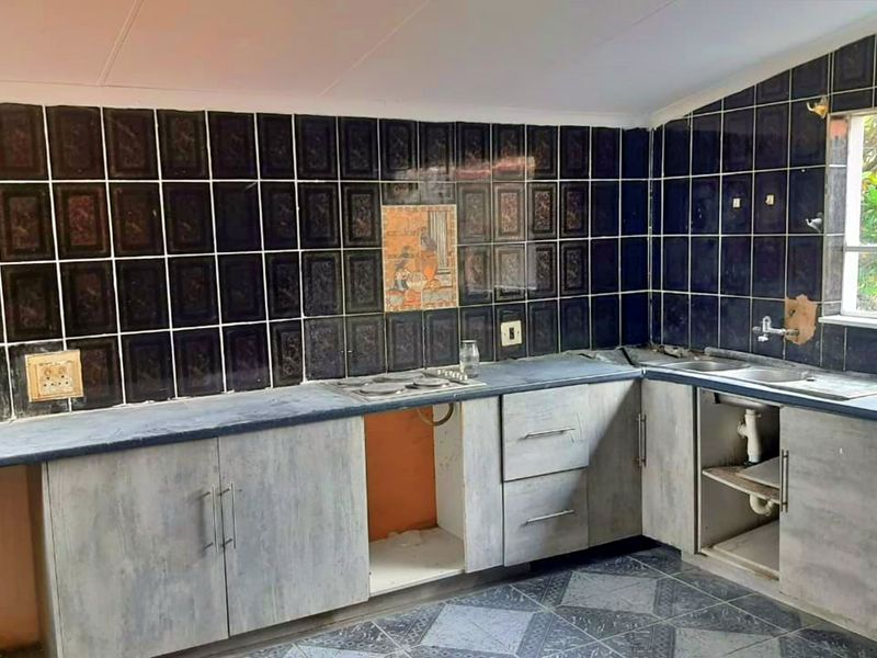 9 bedroom 3 bathroom with flatlet for sale - Photo 7