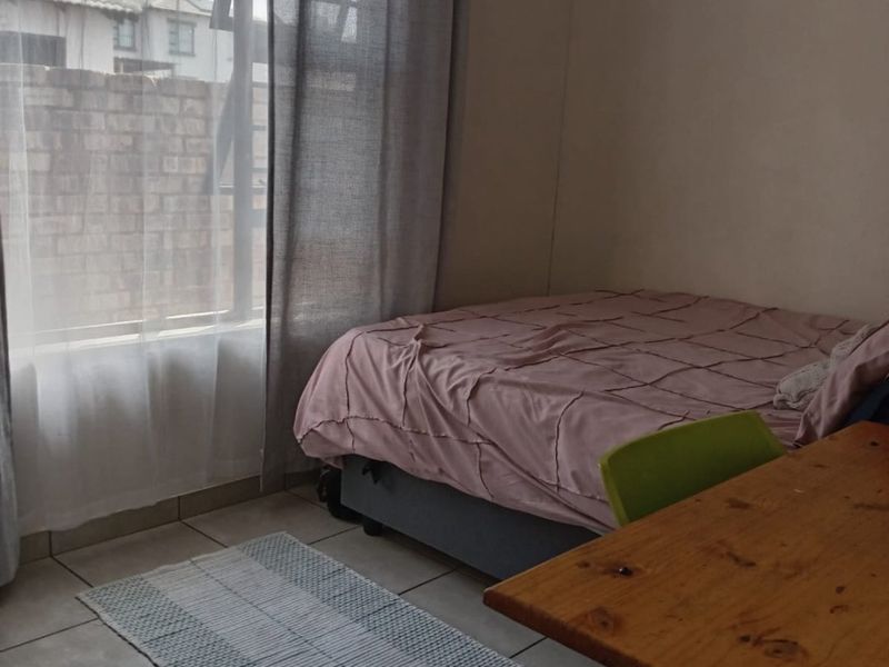 Beautiful 3-Bedroom House for Sale in Akasia - Photo 10